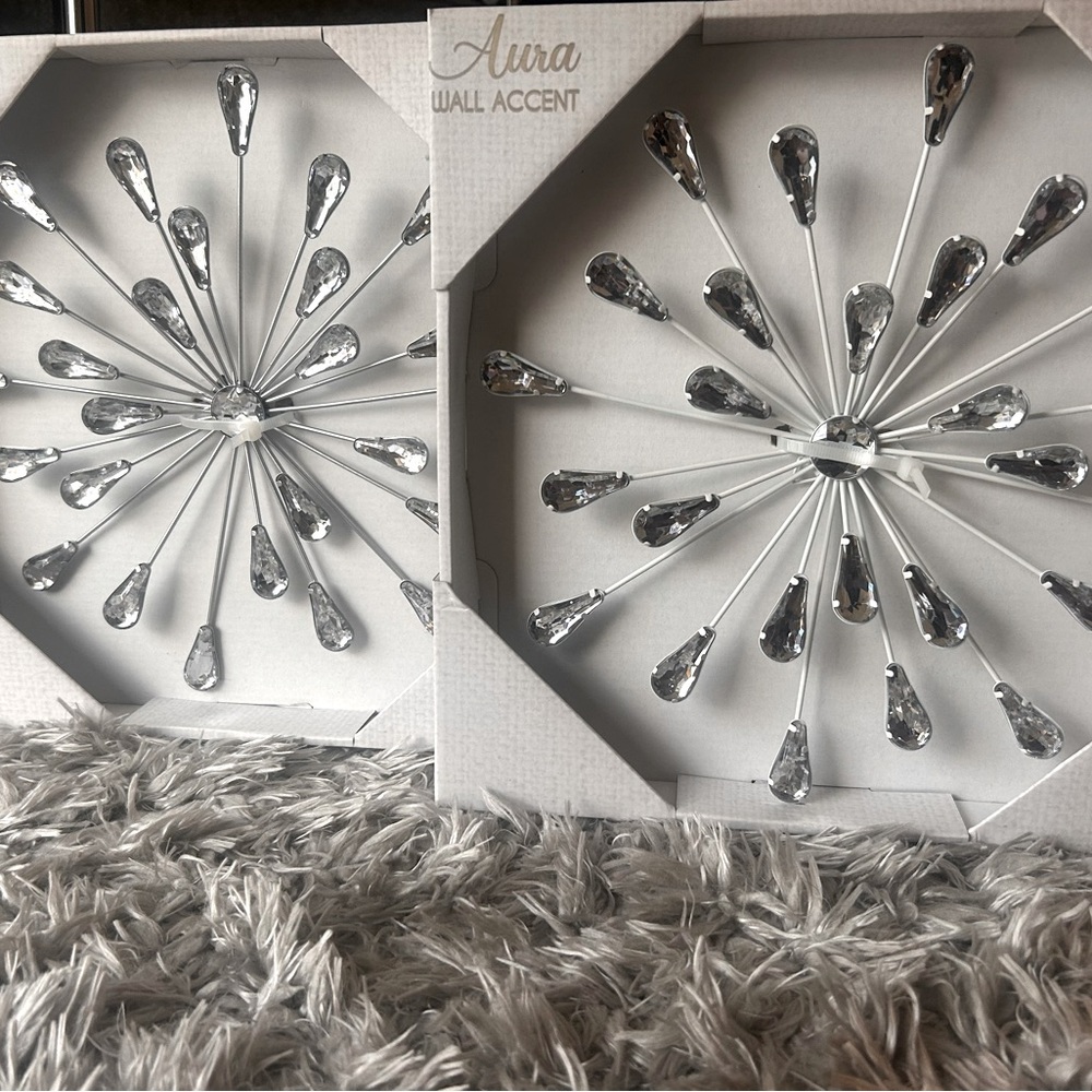 Decorate your home/office with these elegant wall accents